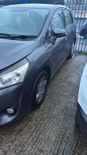 Toyota verso seater breaking - toyota, 7